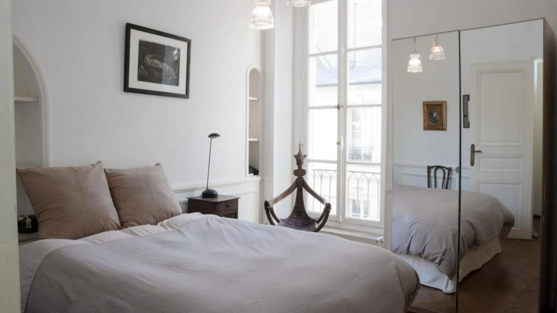 Dream Catcher 3Bdr Paris Apartment 0*,  France