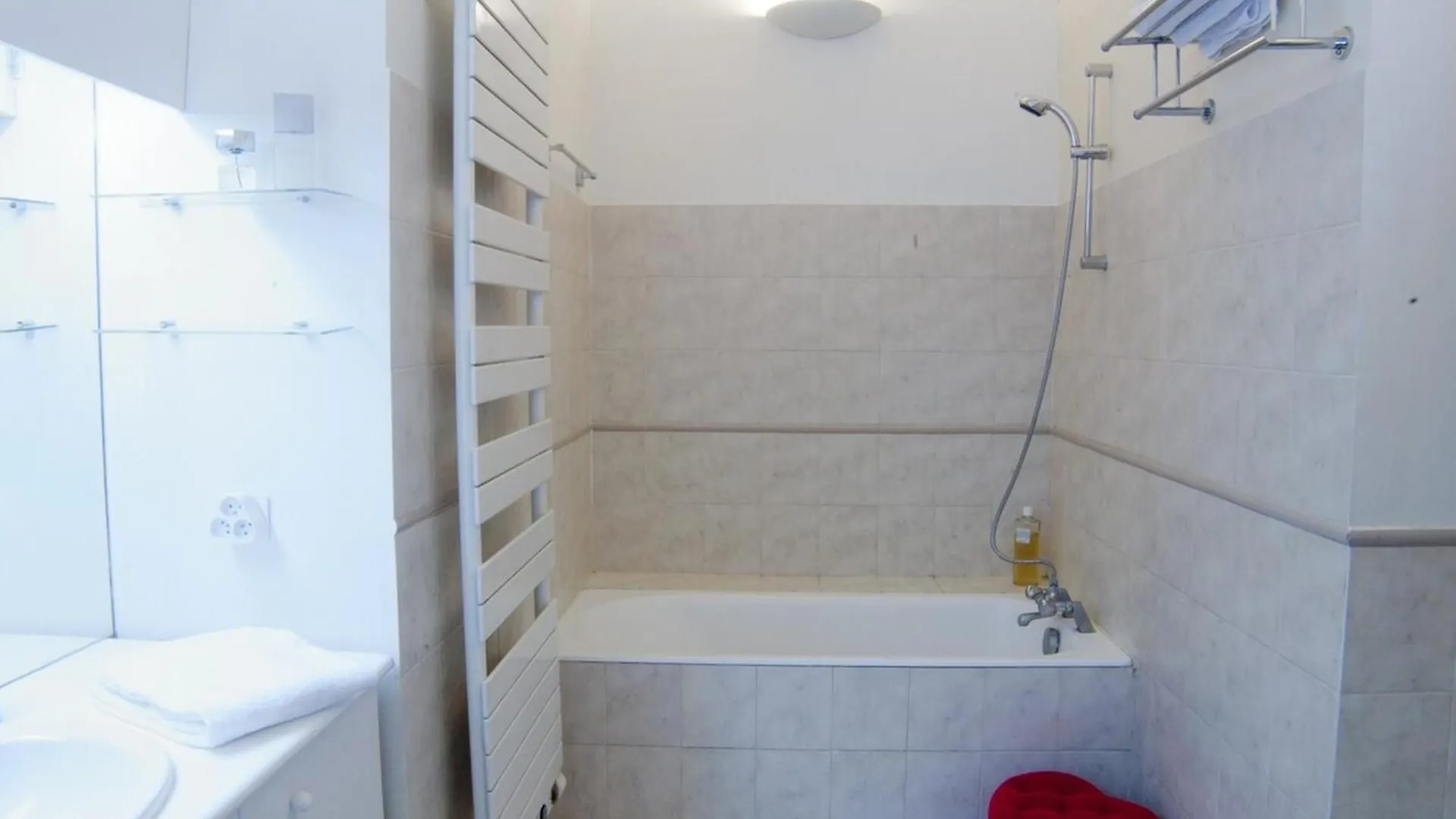 Dream Catcher 3Bdr Paris Apartment